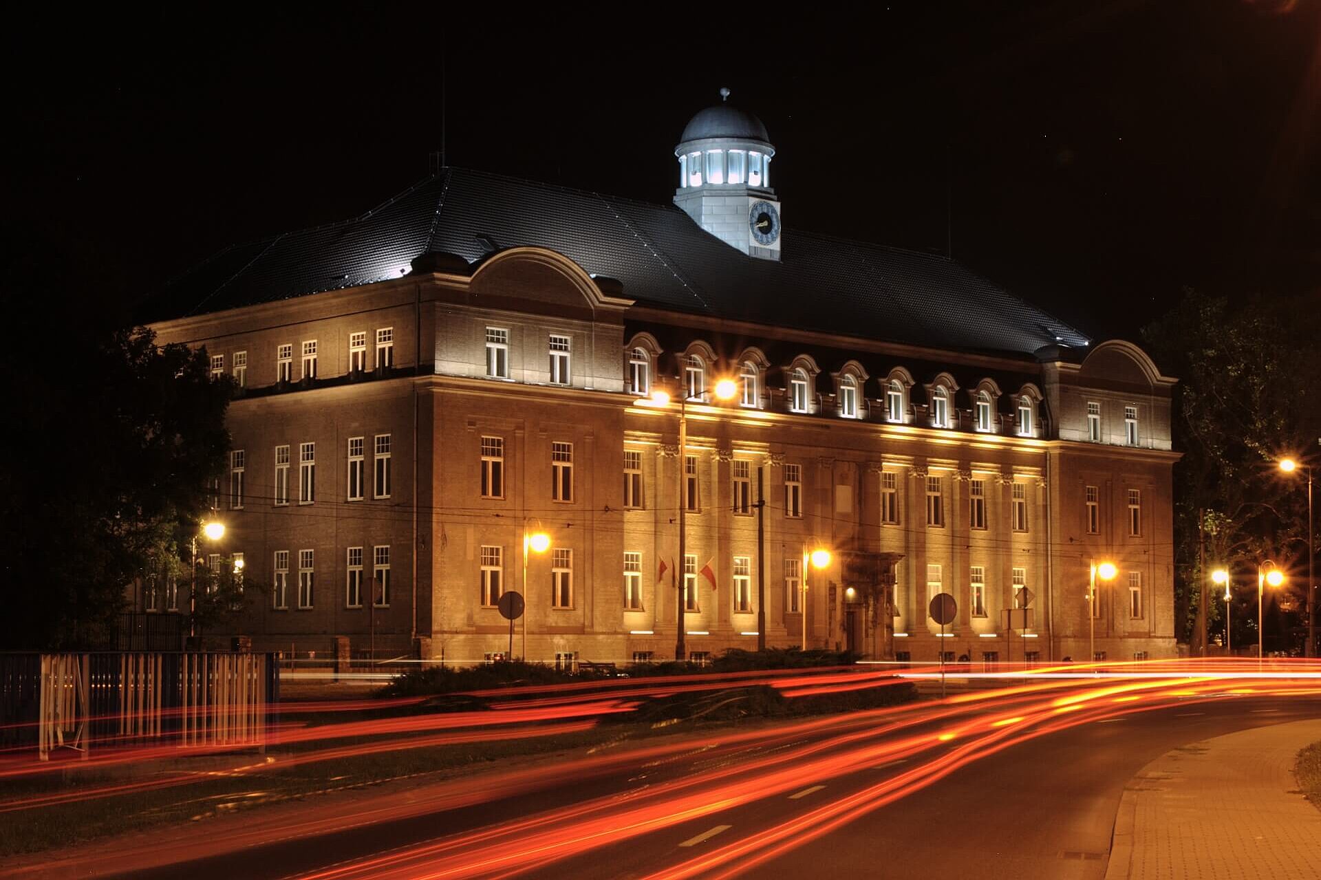 Dzisiejszy Ratusz w Zabrzu to dawna siedziba huty Donnersmarcka Dzisiejszy Ratusz w Zabrzu to dawna siedziba huty Donnersmarcka