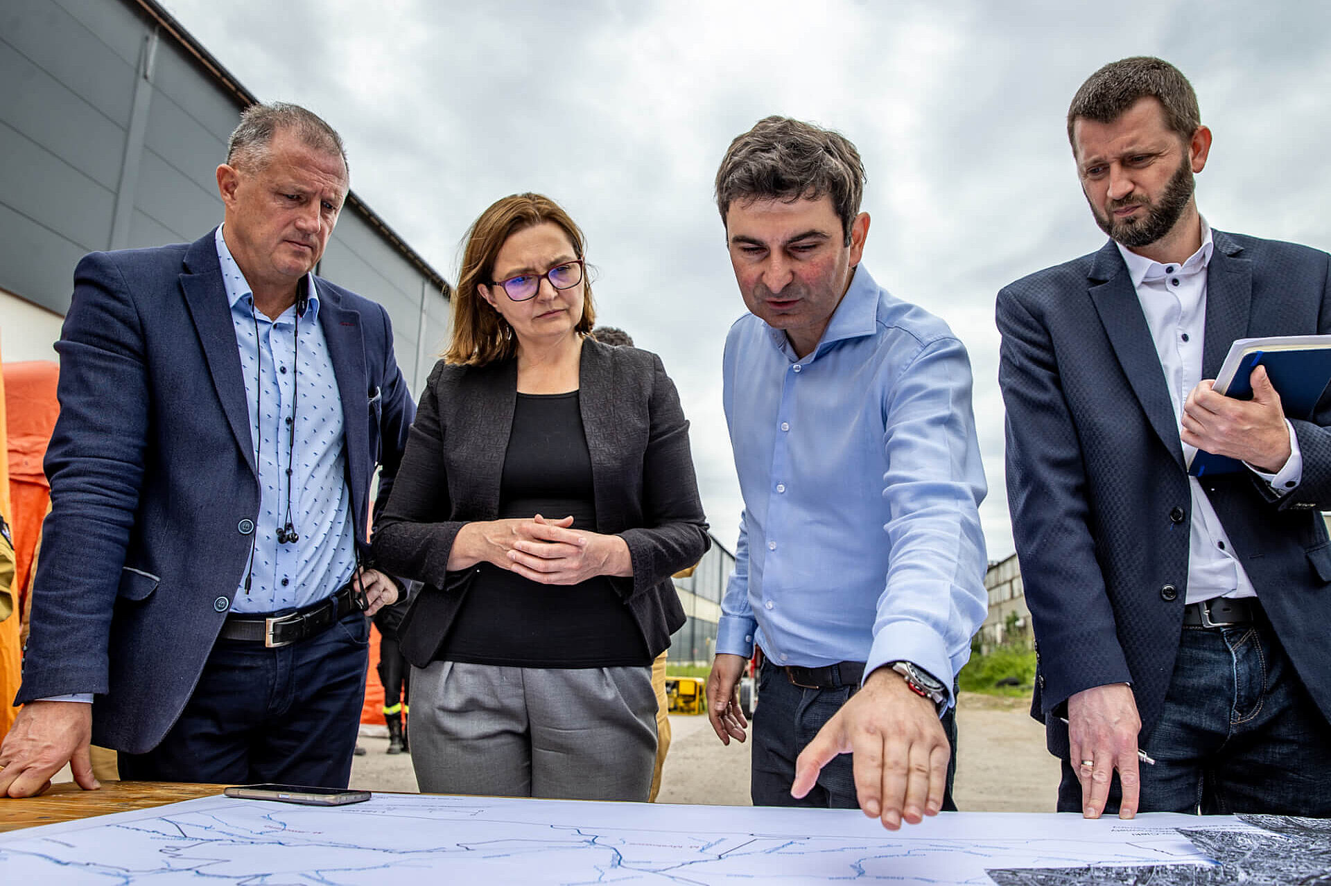 Pożar w Siemianowicach: Anita Sowińska, wiceminister klimatu i środowiska i Marek Wójcik, wojewoda śląski Pożar w Siemianowicach: Anita Sowińska, wiceminister klimatu i środowiska i Marek Wójcik, wojewoda śląski