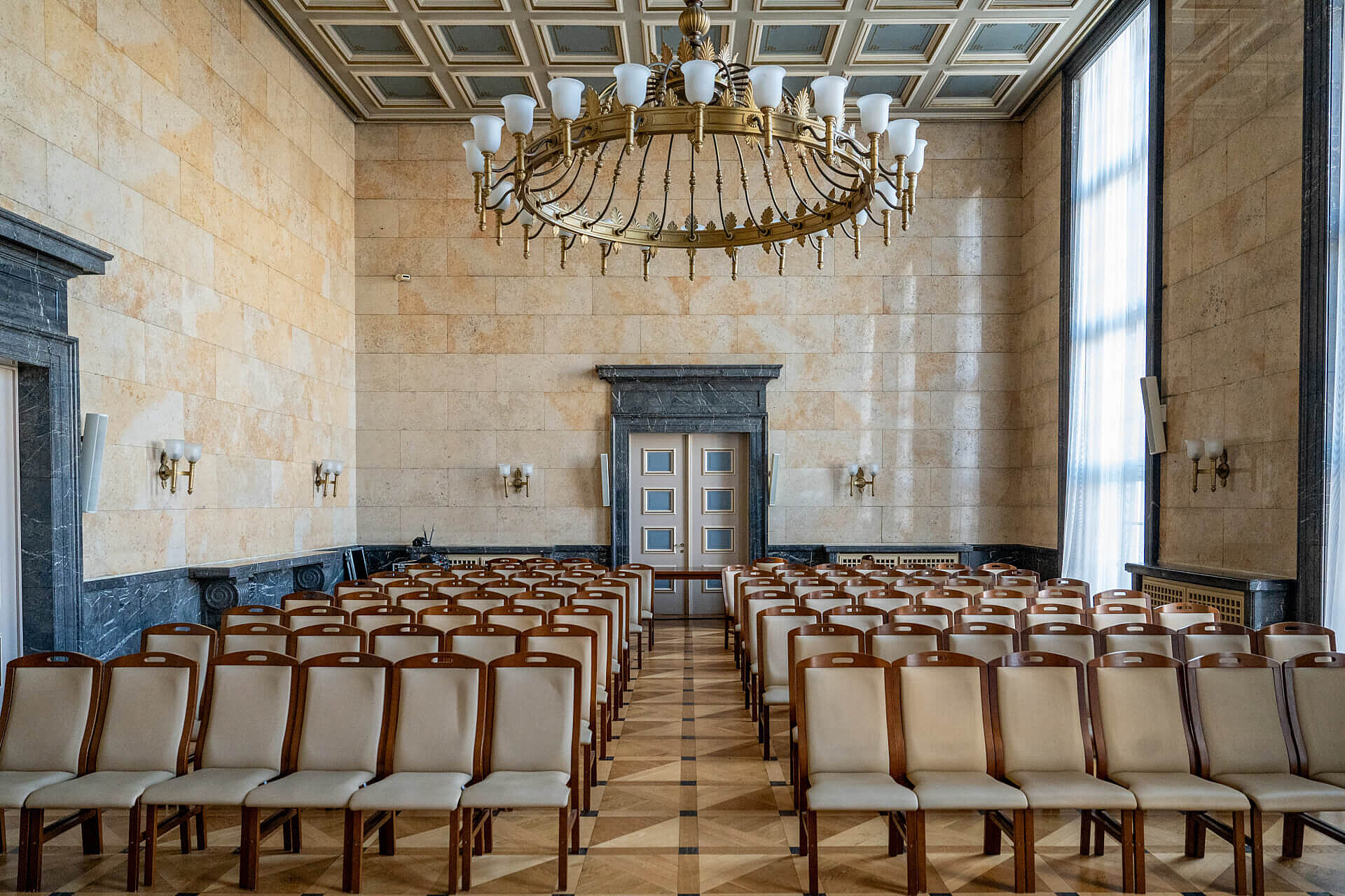 Sala Marmurowa Śląskiego Urzędu Wojewódzkiego Sala Marmurowa Śląskiego Urzędu Wojewódzkiego