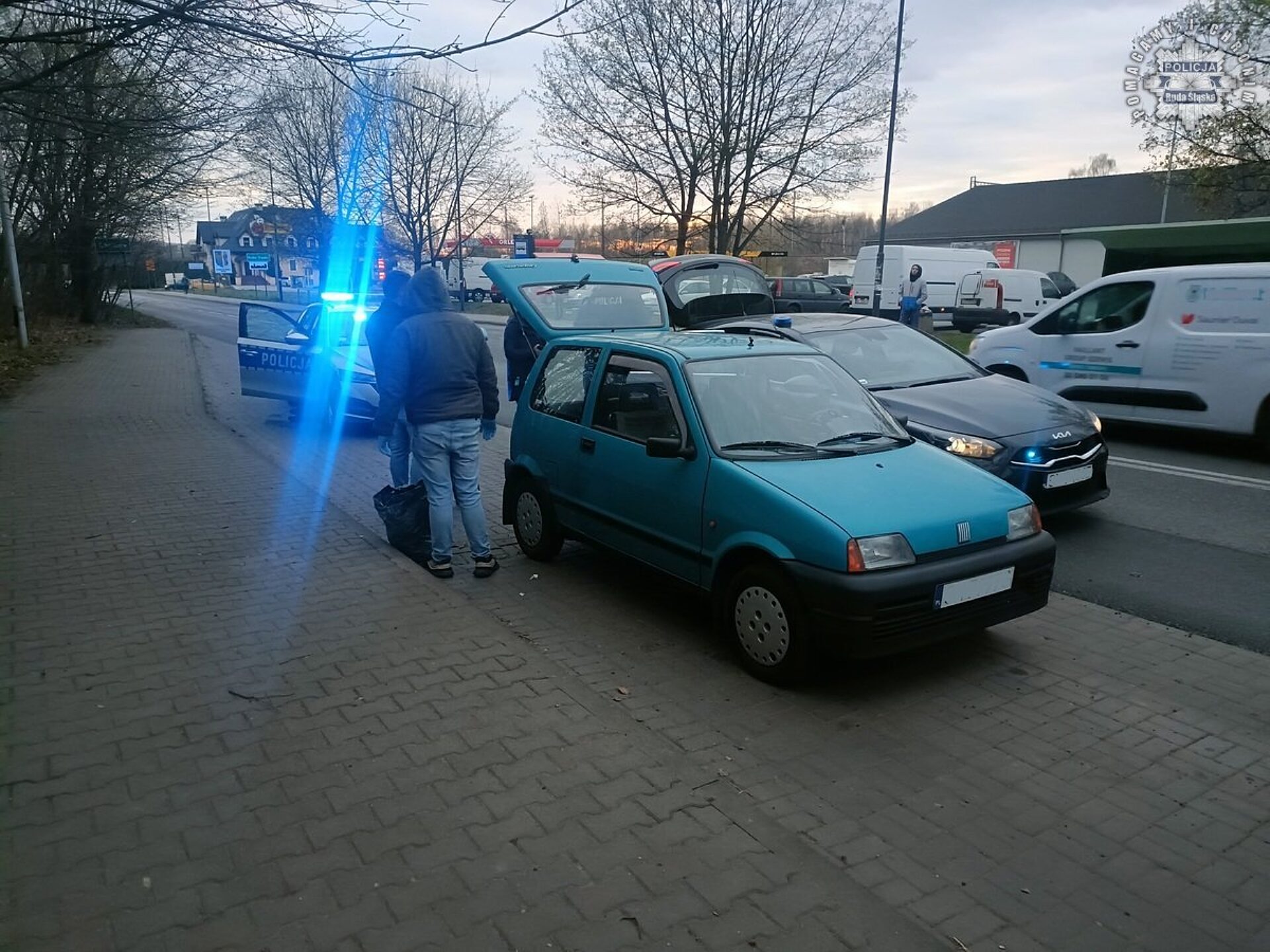 Skradzione cinquecento szczesliwie wrocilo do wlasciciela Skradzione cinquecento szczesliwie wrocilo do wlasciciela