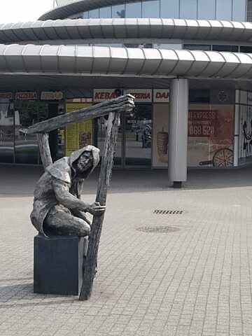 Rzeźby gwarków w Tarnowskich Górach Rzeźby gwarków w Tarnowskich Górach