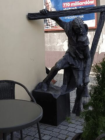 Rzeźby gwarków w Tarnowskich Górach Rzeźby gwarków w Tarnowskich Górach