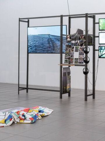 Joanna Rajkowska, Trafostacja, Widoki z bliska, fot. M.Jędrzejowski. Joanna Rajkowska, Trafostacja, Widoki z bliska, fot. M.Jędrzejowski.