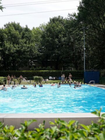 Basen pod chmurką przy ul Gliwickiej. Katowice Basen pod chmurką przy ul Gliwickiej. Katowice