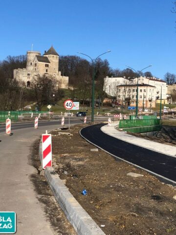 Będzin. Widok na zamek i aleję Hugona Kołłątaja. 30 marca 2025. Będzin. Widok na zamek i aleję Hugona Kołłątaja. 30 marca 2025.