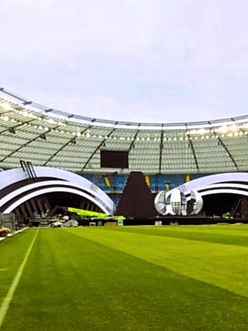 Budowa sceny Sylwester z Dwójką, Stadion Śląski, Chorzów Budowa sceny Sylwester z Dwójką, Stadion Śląski, Chorzów