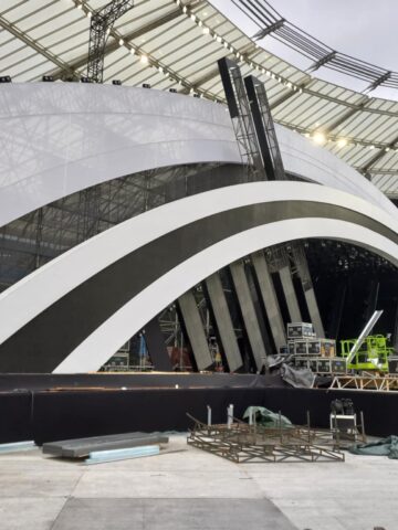 Budowa sceny Sylwester z Dwójką, Stadion Śląski, Chorzów Budowa sceny Sylwester z Dwójką, Stadion Śląski, Chorzów