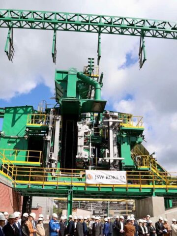 Dąbrowa Górnicza. Koksownia „Przyjaźń” w dniu uruchomienia odbudowanej baterii koksowniczej nr 4. 12 maja 2025. Dąbrowa Górnicza. Koksownia „Przyjaźń” w dniu uruchomienia odbudowanej baterii koksowniczej nr 4. 12 maja 2025.