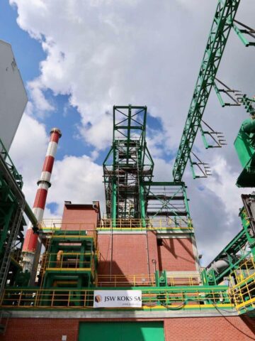 Dąbrowa Górnicza. Koksownia „Przyjaźń” w dniu uruchomienia odbudowanej baterii koksowniczej nr 4. 12 maja 2025. Dąbrowa Górnicza. Koksownia „Przyjaźń” w dniu uruchomienia odbudowanej baterii koksowniczej nr 4. 12 maja 2025.