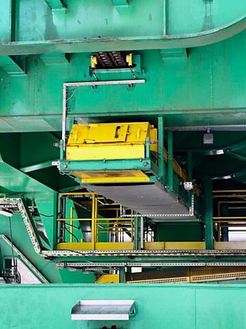 Dąbrowa Górnicza. Koksownia „Przyjaźń” w dniu uruchomienia odbudowanej baterii koksowniczej nr 4. 12 maja 2025. Dąbrowa Górnicza. Koksownia „Przyjaźń” w dniu uruchomienia odbudowanej baterii koksowniczej nr 4. 12 maja 2025.