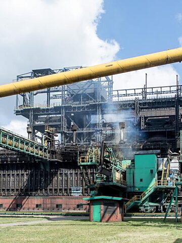 Dąbrowa Górnicza. Koksownia „Przyjaźń” w dniu uruchomienia odbudowanej baterii koksowniczej nr 4. 12 maja 2025. Dąbrowa Górnicza. Koksownia „Przyjaźń” w dniu uruchomienia odbudowanej baterii koksowniczej nr 4. 12 maja 2025.