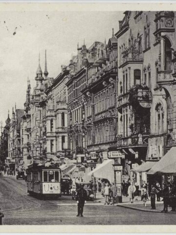 Gliwice, Wilhelmstrasse (współczesna ulica Zwycięstwa, 1932, zbiory Muzeum Śląskiego w Katowicach Gliwice, Wilhelmstrasse (współczesna ulica Zwycięstwa, 1932, zbiory Muzeum Śląskiego w Katowicach