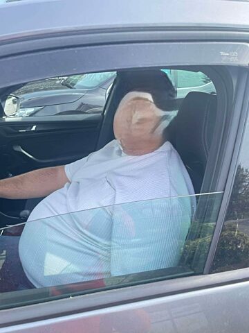 Za kierownicą – z zatrzymanym wcześniej prawem jazdy Grzegorz B. – podejrzany o spowodowanie wypadku ze skutkiem śmiertelnym w Będzinie, 12 listopada 2023 roku. 26 września 2024. Za kierownicą – z zatrzymanym wcześniej prawem jazdy Grzegorz B. – podejrzany o spowodowanie wypadku ze skutkiem śmiertelnym w Będzinie, 12 listopada 2023 roku. 26 września 2024.