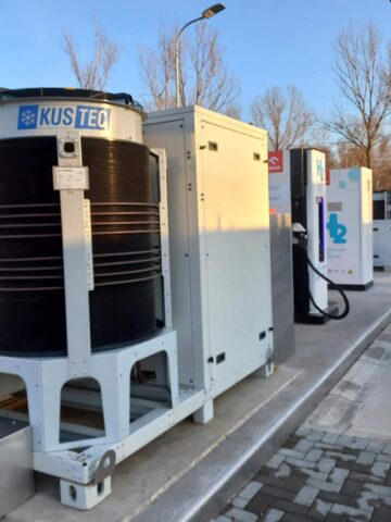 Katowice. Stacja Orlen przy ulicy Murckowskiej, ze stanowiskami do tankowania wodoru. Styczeń 2025. Katowice. Stacja Orlen przy ulicy Murckowskiej, ze stanowiskami do tankowania wodoru. Styczeń 2025.