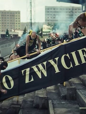 Scena z serialu "Kibic" produkcji Netflix. Scena z serialu "Kibic" produkcji Netflix.