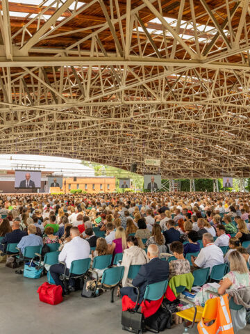 Świadkowie Jehowy podczas kongresu Świadkowie Jehowy podczas kongresu