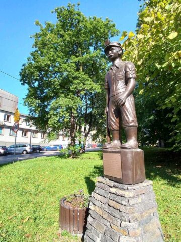 Laziska Gorne pomnik gornika Laziska Gorne pomnik gornika