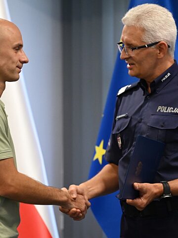 Policja uhonorowała bohaterskich mieszkańców Chorzowa za reakcję po ataku nożownika Policja uhonorowała bohaterskich mieszkańców Chorzowa za reakcję po ataku nożownika