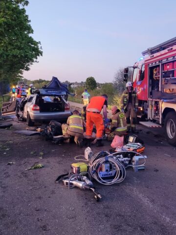 Saczow Ul Przelajka Wypadek Audi Zrodlo SP ZOZ RPR Sosnowiec 2025 05 01 06 Saczow Ul Przelajka Wypadek Audi Zrodlo SP ZOZ RPR Sosnowiec 2025 05 01 06