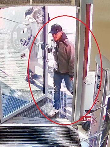 Stary Sosnowiec. Kradzież w drogerii »Rossmann« przy alei Józefa Mireckiego. 21–23 marca 2026