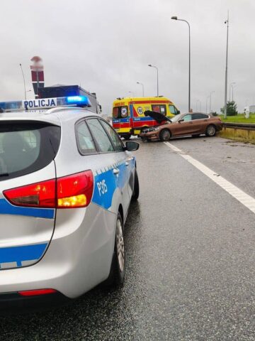 Wypadek na A1 pod MOP Wieszowa Wypadek na A1 pod MOP Wieszowa
