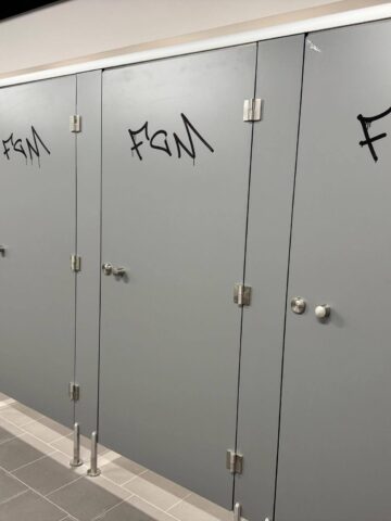 Zdewastowany stadion w Opolu Zdewastowany stadion w Opolu