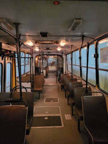 Wnętrza autobusa Ikarus Wnętrza autobusa Ikarus