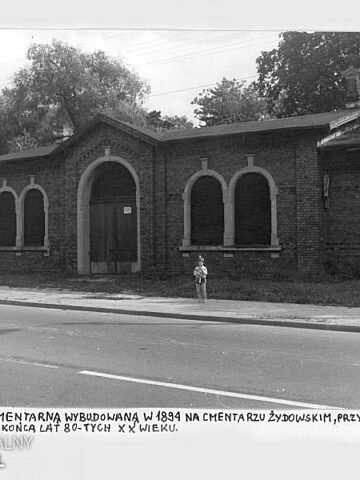Dom przedpogrzebowy cmentarz zydowski tarnowskie gory foto Dom przedpogrzebowy cmentarz zydowski tarnowskie gory foto
