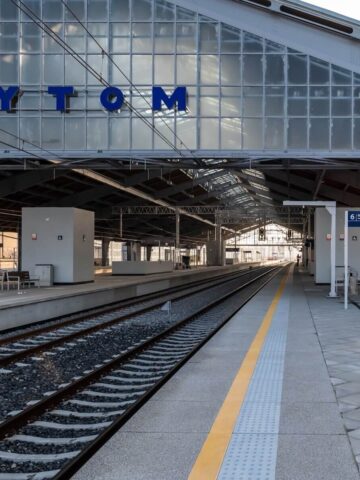 Hala peronowa dworca PKP w Bytomiu Hala peronowa dworca PKP w Bytomiu