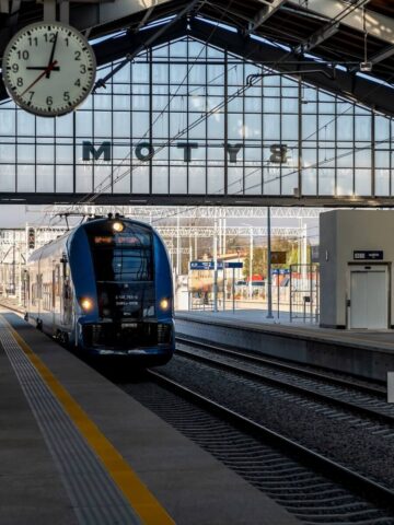 Hala peronowa dworca PKP w Bytomiu Hala peronowa dworca PKP w Bytomiu