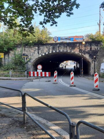 Wiadukt nad ul. Kłodnicką w Katowicach zamknięty Wiadukt nad ul. Kłodnicką w Katowicach zamknięty
