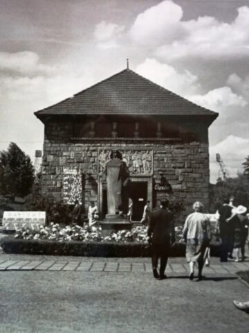 Pawilon informacyjny (propagandy) w WPKiW w Chorzowie. Pawilon informacyjny (propagandy) w WPKiW w Chorzowie.