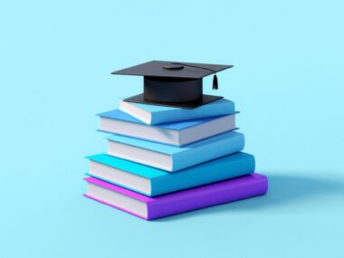 Tychy przyjmują wnioski na stypendia dla wybitnych studentów Studencki biret