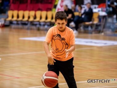Z klasą pod koszem - szkolną akcja koszykarskiego GKS Tychy Koszykarz GKS Tychy