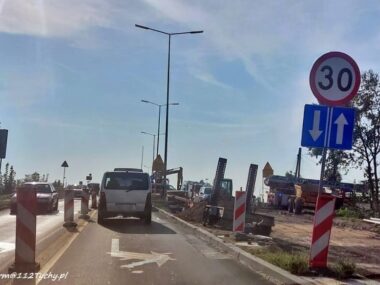 Budowlaniec zasypany przy pracach nad nowym wiaduktem Wypadek na budowie w Tychach 3.9.2024