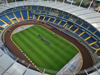 Ponad 5 tys. ton nawierzchni na lekkoatletycznej bieżni. Czarny sport wraca na Stadion Śląski w Chorzowie Ponad 5 tys. ton nawierzchni na lekkoatletycznej bieżni. Czarny sport wraca na Stadion Śląski w Chorzowie
