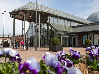 Trwa "Różowy Październik". Darmowa mammografia w Sosnowcu Designer outlet sosnowiec