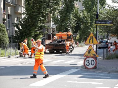 Drogowcy naprawiają ulicę Kopernika w Śródmieściu Ulica Mikołaja Kopernika Katowice remont