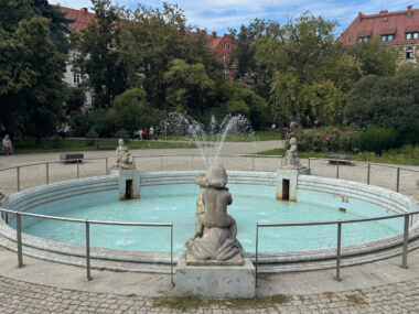 Fontanna przy pl. Akademickim doczeka się remontu Rzeźby z fontanny przy pl. Akadamieckim zostaną wyremontowane
