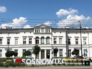 Sosnowiec. Plac Powstańców Styczniowych. Główny dworzec kolejowy. Sosnowiec. Plac Powstańców Styczniowych. Główny dworzec kolejowy.