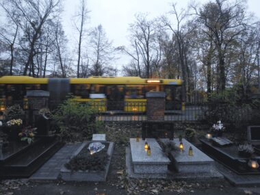 Zmiany w ruchu przy cmentarzach i darmowa komunikacja Ztm cmentarz1