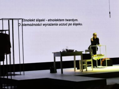 Jest godny następca monodramu „Mianujōm mie Hanka”! „Narychtuj mi szczynście”, premiera