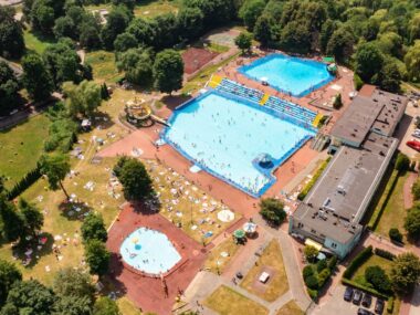 Sosnowiec: Pływalnia Letnia w Sielcu jest otwarta dłużej Basen Sielecki
