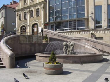 Plac Chrobrego w Bielsku-Białej przejdzie zieloną rewolucję Bielsko-Biała, plac Chrobrego, fontanna