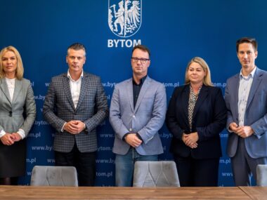 Bytom podpisał umowę na kolejny etap budowy ul. Bażantowej W środę, 15 października Miejski Zarząd Dróg i Mostów i Bytomskie Wodociągi Sp. z o.o. podpisały umowę z firmą Eurovia Polska SA