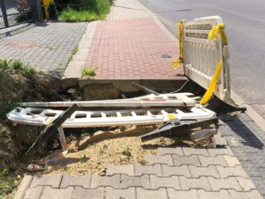 Czeladź. Niezabezpieczone roboty ziemne na chodniku przy ulicy Siemianowickiej. 8 czerwca 2026 Czeladź. Niezabezpieczone roboty ziemne na chodniku przy ulicy Siemianowickiej. 8 czerwca 2026