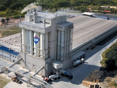 »Atlas« rozbuduje zakład produkcyjny w Dąbrowie Górniczej Dąbrowa Górnicza-Tworzeń. Zakład produkcyjny zapraw »Atlas« przy ul. Walentego Roździeńskiego. 11 kwietnia 2011.