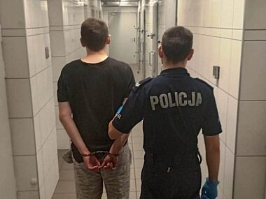 Sześć prokuratur wysłało za nim listy gończe Dębrowscy kryminalni zatrzymali mężczyznę poszukiwanego od ponad roku