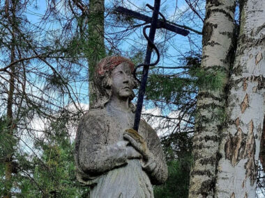 Figura św. Jana w obecnej lokalizacji Figura św. Jana w obecnej lokalizacji