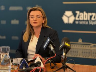 Agnieszka Rupniewska podczas konferencji prasowej Agnieszka Rupniewska podczas konferencji prasowej